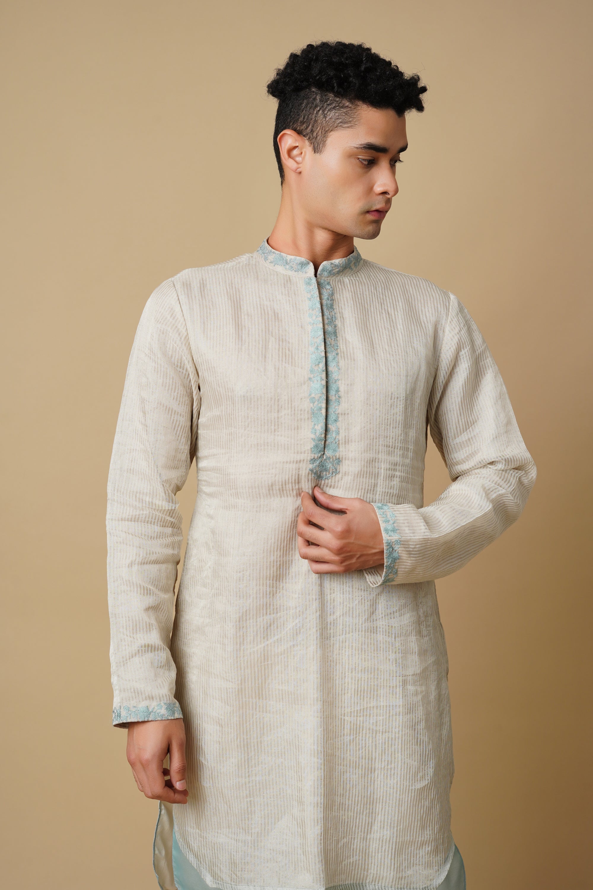 White Kurta Set in Handloom Chanderi Tissue