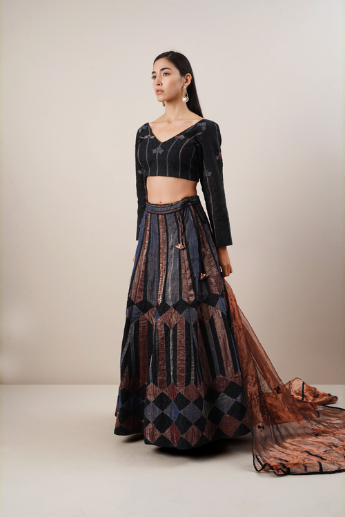 Black geometric lengha set