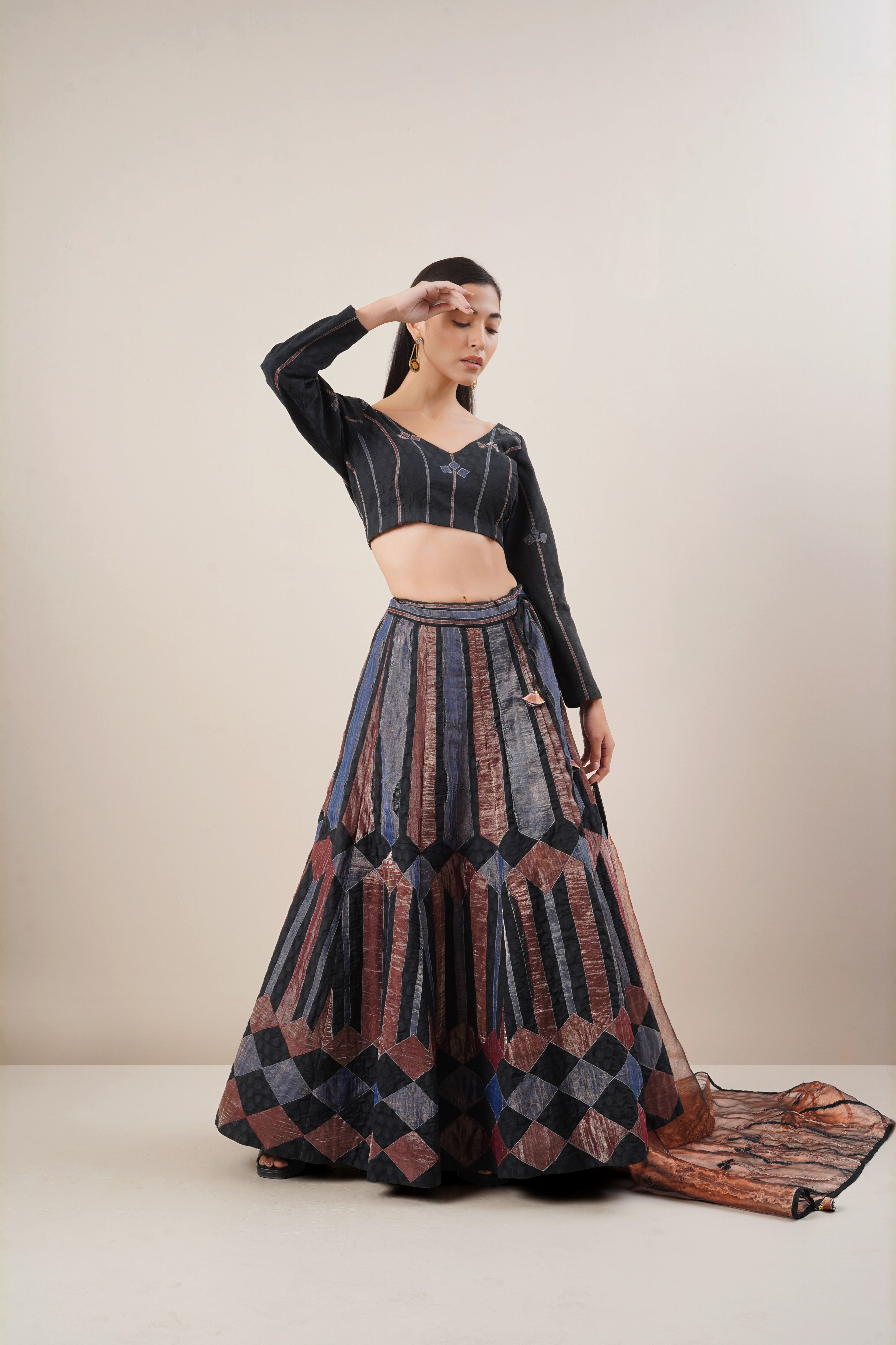 Black geometric lengha set
